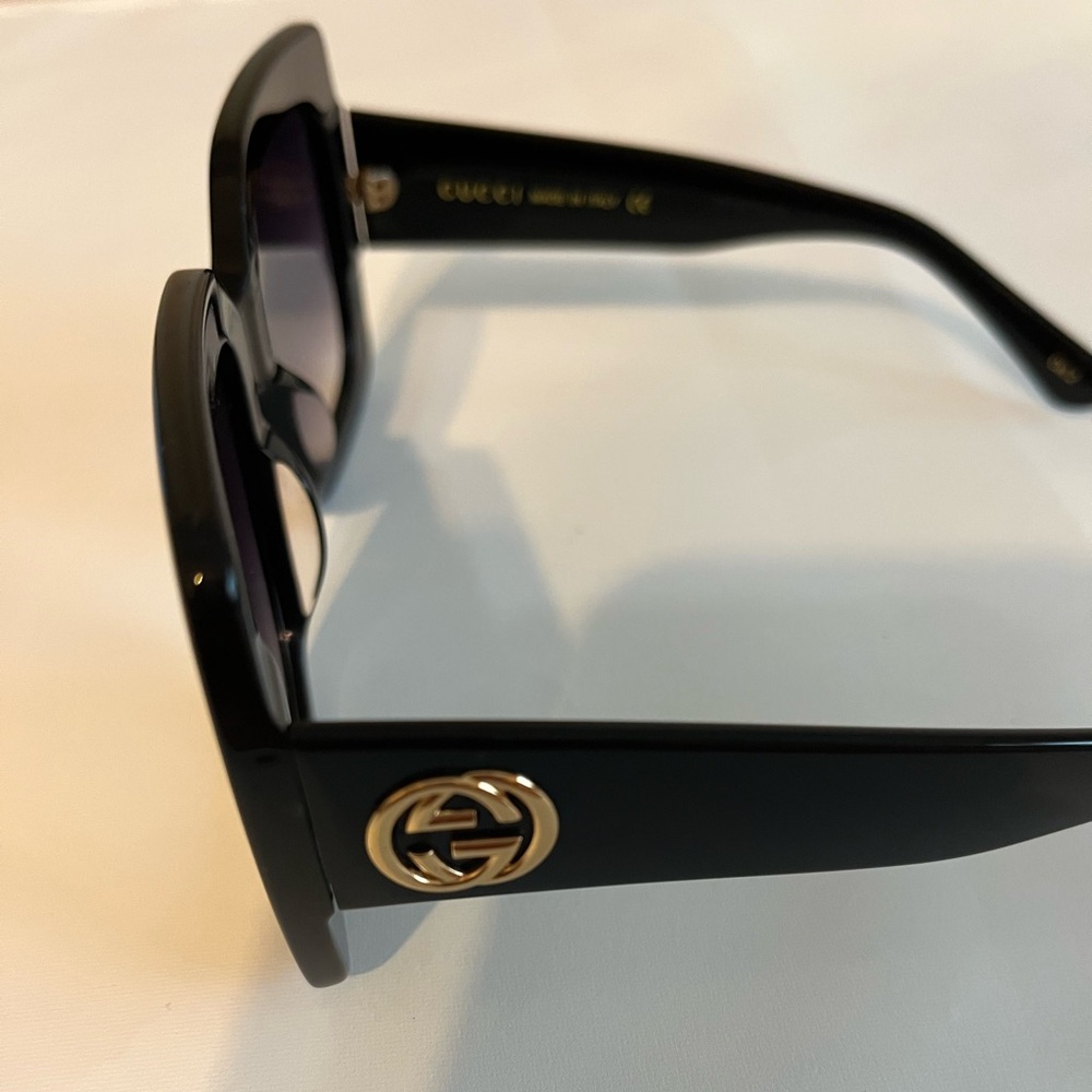 Gucci Oversized Rectangle Acetate Sunglasses - image 3